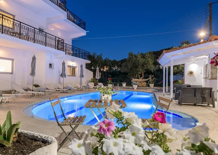 Denise Studios And Apartments