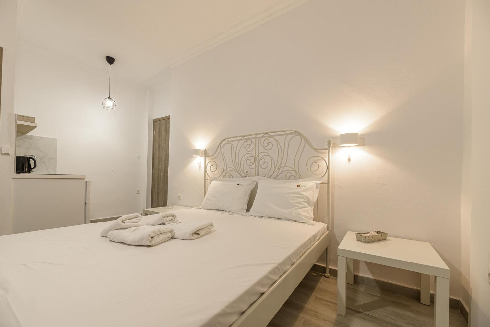 Denise Studios And Apartments