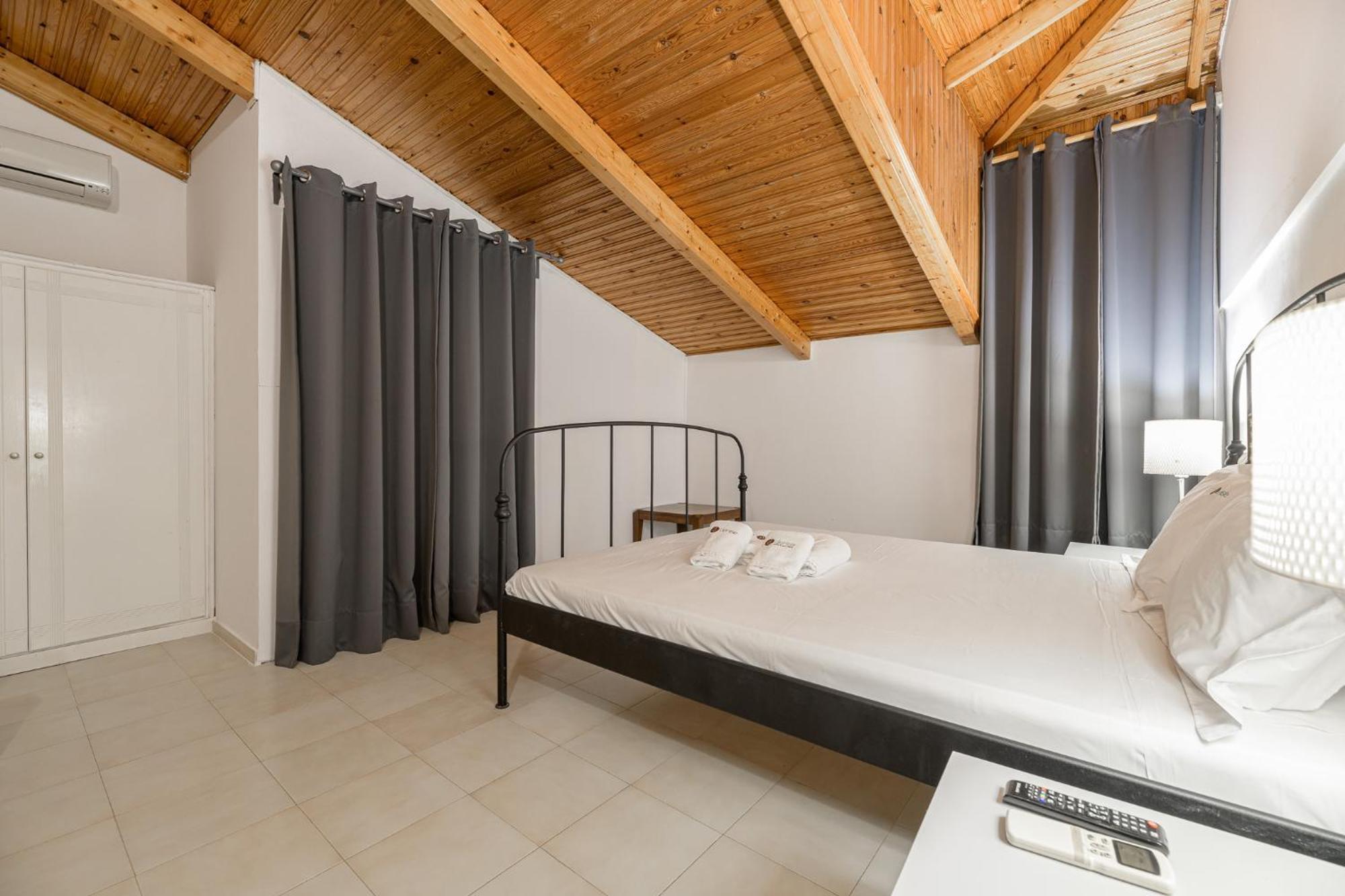 Denise Studios And Apartments