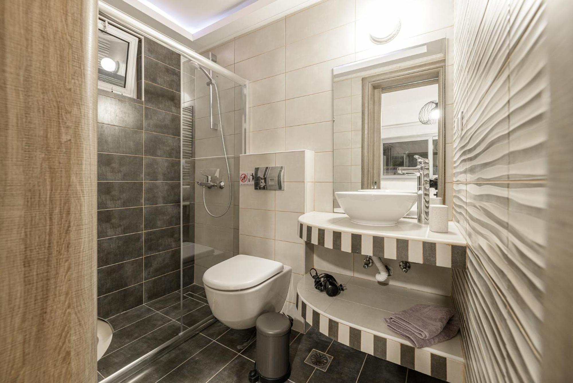 Denise Studios And Apartments