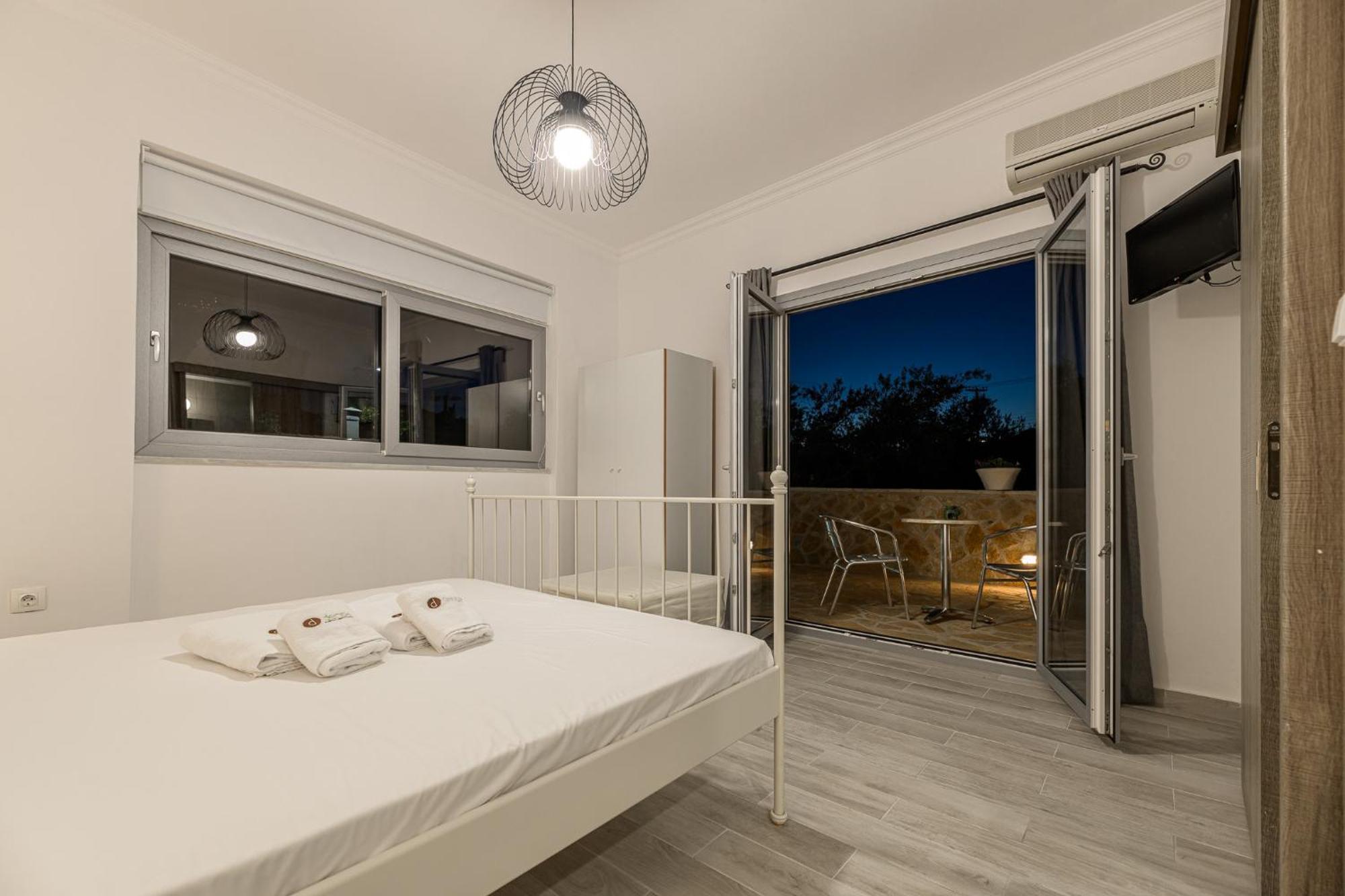 Апарт-отель Denise Studios And Apartments