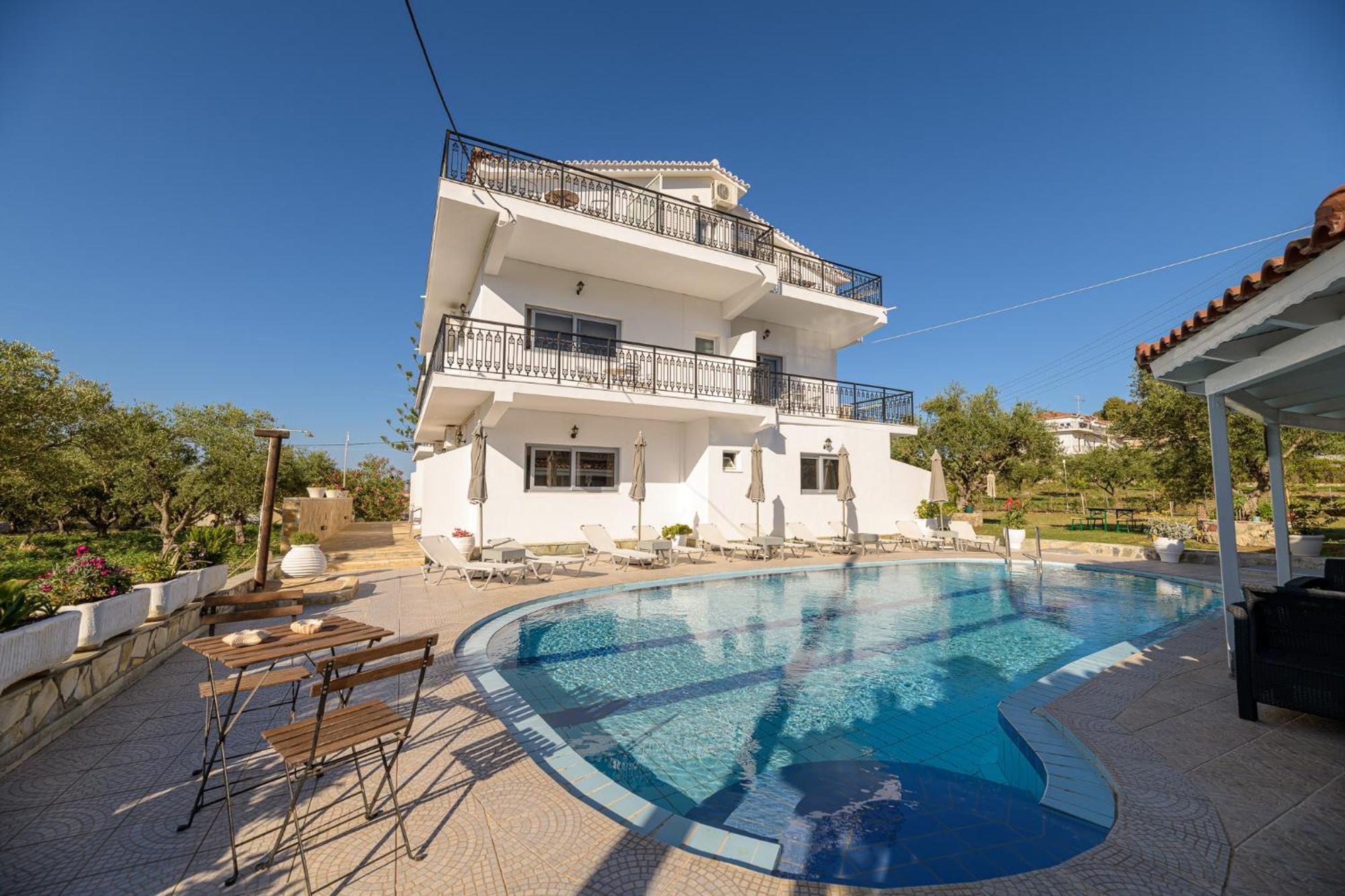 Denise Studios And Apartments Aparthotel 2*